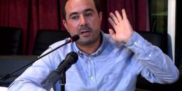 من سيتحمل مسؤولية وفاة صحافي بالسجن ؟