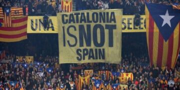 على مدريد ألا  تحارب الانفصال عندها  وتشجعه في بلد جار