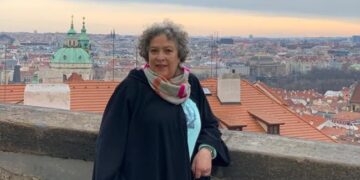 ليلى العمارة .. المرشد السياحي ضحية غياب سياسة   عمومية واضحة في المجال  السياحي