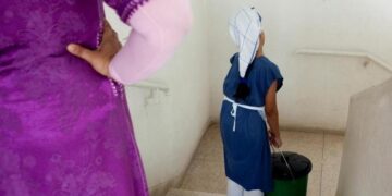الخادمات  القاصرات.. داخل المنزل. خارج القانون ( روبورتاح)
