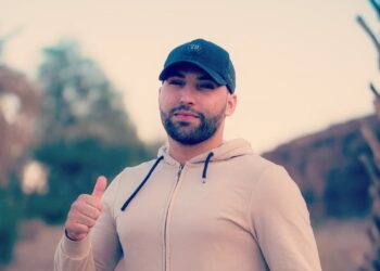 الوسيلة هي الرّسالة .. من يؤثر على الآخر؟