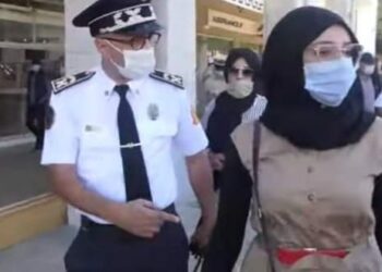 المغاربة يحتجون ضد جواز التلقيح .. البوليس يمنع ويفرق و أخنوش خارج التغطية