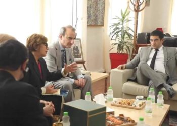وزير التواصل يهين اليهود و الأمريكان .. أين أخنوش الذي يريد إعادة تربية المغاربة؟