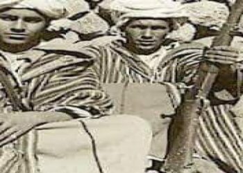 قياد اولاد احمر بالمقهى الأدبي بأسفي