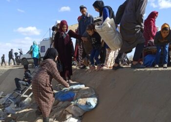 40 سنة من الفوضى في السوق الأسبوعي لمريرت .. من يحمي المسؤولين الفاشلين؟