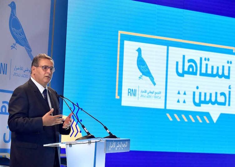 استمرار العبث الحكومي: ” سد .. حل .. نصف تواصل ونصف معلومة والعالقين يباقو تما “