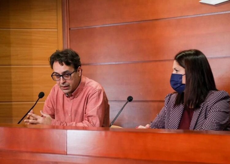 المرابط .. ابن الحسيمة يفوز بأرقى جائزة أدبية في المملكة الإسبانية 2021