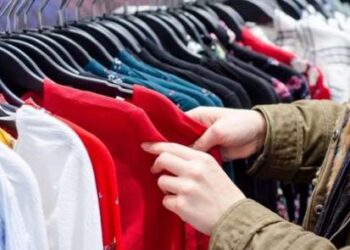 روبورطاج أيوب الدلال حول الملابس الشتوية .. ماذا يختار المغاربة؟