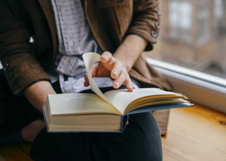 كلامٌ قليل عن الفكر والنّقد ونقد النّقد