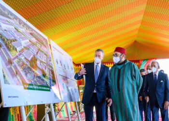 العاهل المغربي .. يؤمن السيادة اللقاحية للمملكة .. بإطلاق أشغال إنجاز مصنع ببنسليمان لتصنيع اللقاح المضاد لكوفيد-19