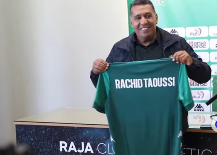 الطاوسي يعود للرجاء .. هل يشهر الجمهور الأخضر ال فيتو أمام استمراره في الإدارة التقنية؟ 