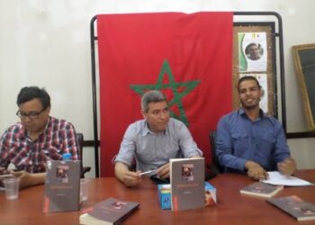 ازحاف .. ينير فضاء المعرض الدولي للكتاب بديوانه عن ” الظلام “