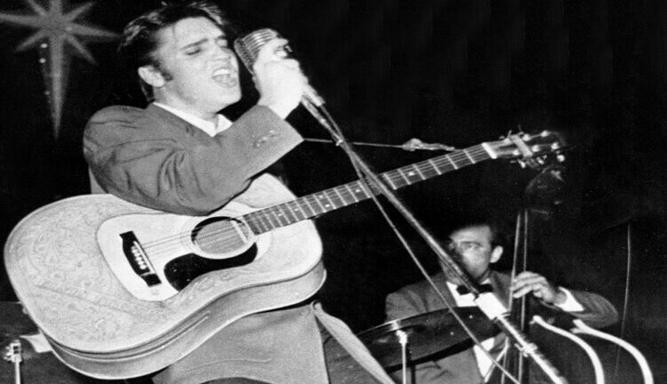 طائرة المغني الشهير الراحل ألفيس بريسلي .. في مزاد علني