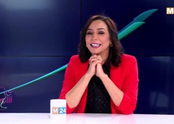 مغربية غالبتها الدموع وهي تحكي عن محنة ابنها مع والده