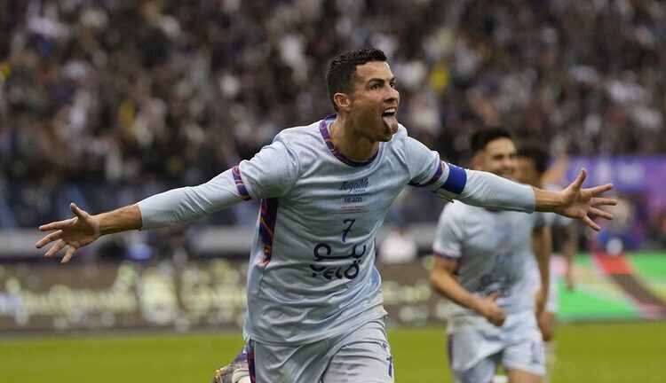 رونالدو يرد .. التحية لميسي