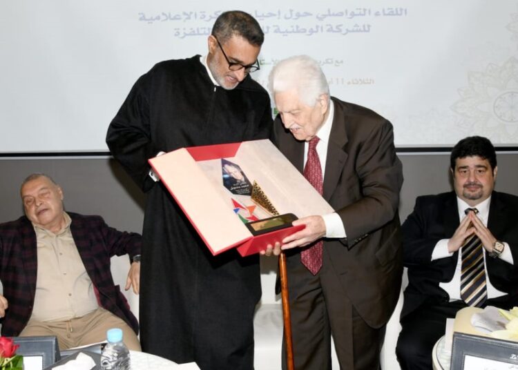 فيصل العرايشي: يكرم صاحب ” رحلة حياتي مع الميكرفون ” .. الإعلامي المتميز محمد بنددوش