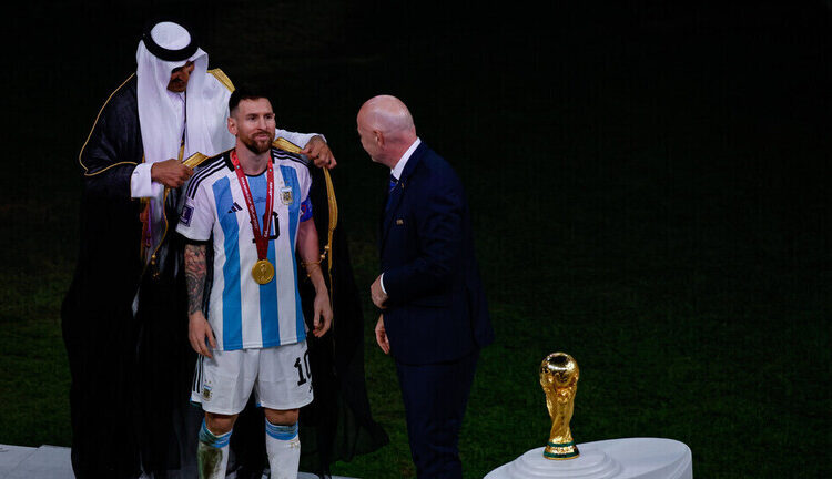 فساد .. في ملف مونديال قطر 2022