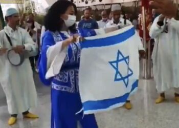 استطلاع: هل ” تصهين ” الشباب المغربي؟