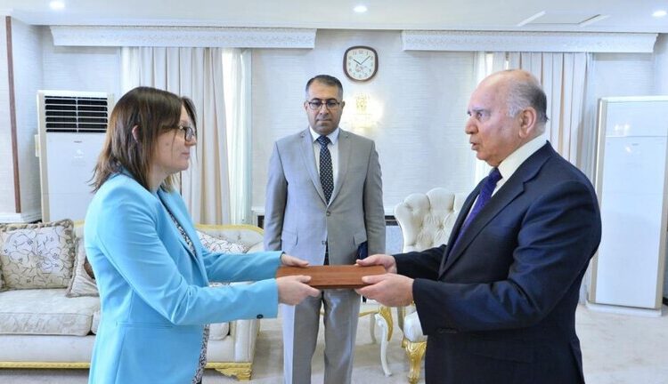 العراق يطرد سفيرة السويد