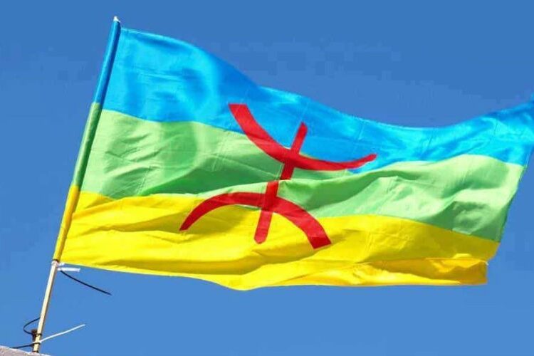 Un communiqué Parisien pour « le changement démocratique au Maroc » circule .. Un Casablancais riposte
