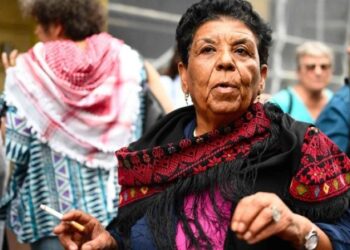 المناضلة الفلسطينية مريم أبو دقة: تنقلت بين 4 سجون فرنسية  لمنعي من الحديث عن فلسطين / فيديو