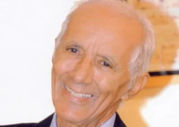 الشاعر و الإعلامي الراحل محمد بنيحيى الطنجاوي .. يعود لبيت الشعر في المغرب