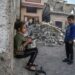 الجوع يجبر الفلسطينيين ..  على تناول أعلاف الحيوانات في غزة