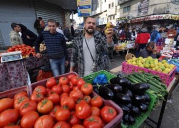 الأسعار تحرق الجيوب .. كيلو بصل 90 درهم واللحم 250 والدقيق في الشمال 1800 درهم