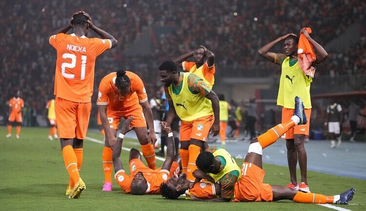 كوت ديفوار  .. منتخب جاء من بعيد .. و يقترب من الكأس الإفريقية