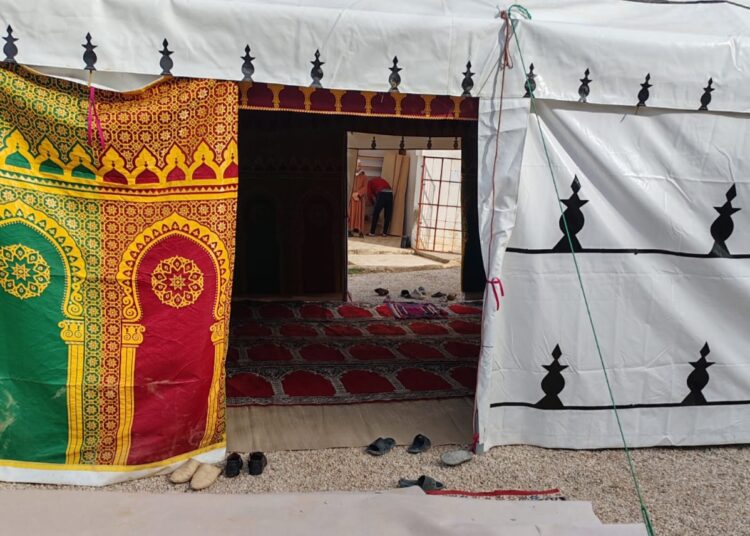 من المساجد إلى الخيام .. بمنارة المتوسط