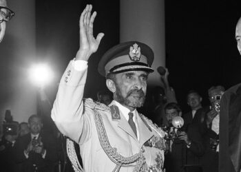 آخر إمبراطور ..  من أصول يمنية  