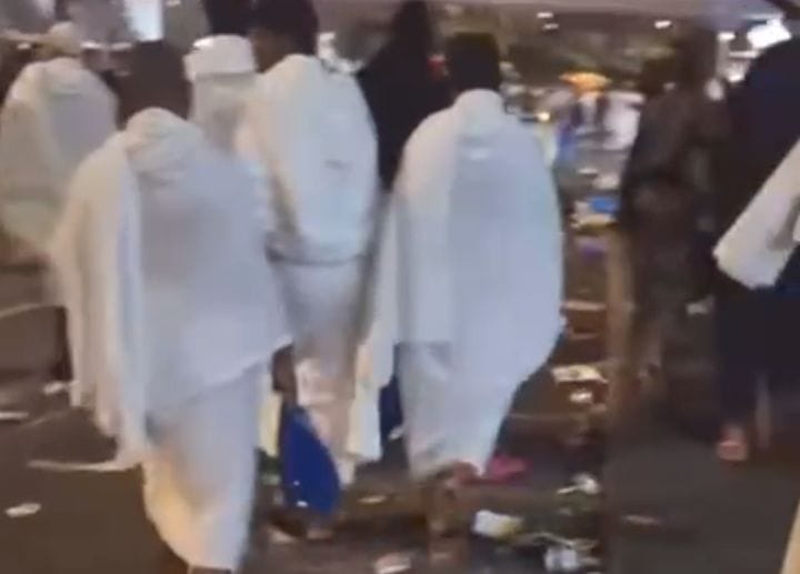 هذا ما خلفه المعتمرون .. ليلة القدر في الحرم المكي