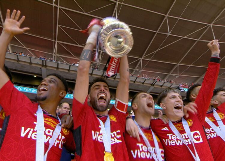 في ديربي الكأس .. مانشستر حمراء