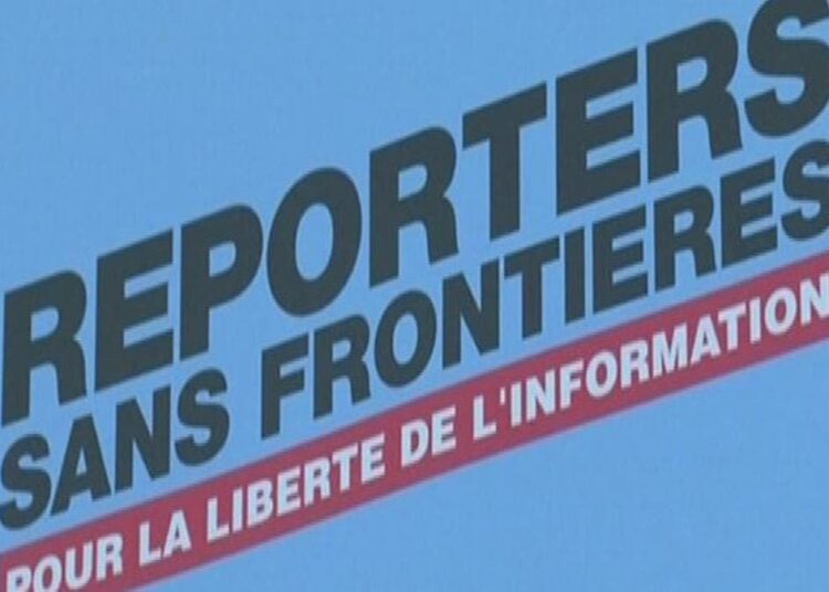 “مراسلون بلا حدود” .. تنوه بمبادرة  الملك  لصالح الصحافيين و  تتهم أخنوش بتقويض استقلالية الصحافة