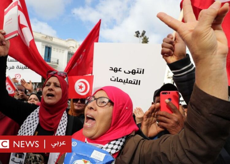 الرئيس التونسي يبدأ ولايته 2 بسجن معارضين  .. و الأمم المتحدة تندد 
