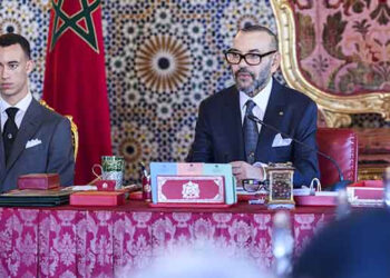 أمير المومنين ..   يترأس مجلسا وزاريا‎.. و يعين  في مناصب عليا
