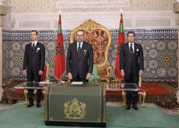 العاهل المغربي في خطاب المسيرة: هناك عالم الشرعية و عالم الأوهام