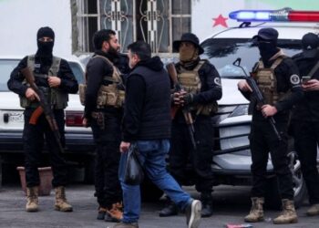 الفصائل السورية تتفق مع الشرع على حل نفسها والاندماج بوزارة الدفاع 