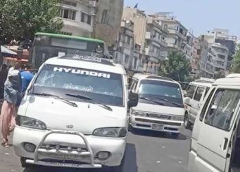 عبء أجور النقل في سوريا: راتب الموظف لا يكفيه للوصول لعمله… والدراسة للأغنياء
