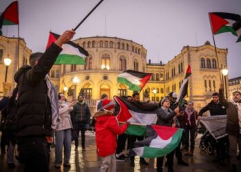برلماني تركي يدعو الأندية الرياضية للاقتداء بفريق نرويجي دعم غزة