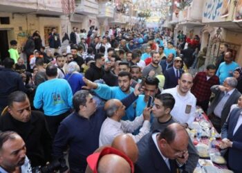 أكبر إفطار رمضاني في مصر يحمل البهجة لآلاف الناس في عامه الـ11
