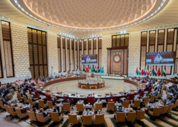 قادة عرب “يواجهون” ترامب في قمة القاهرة
