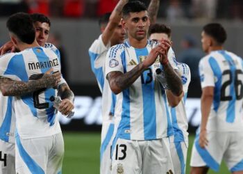 في غياب ميسي .. الأرجنتين تكتسح البرازيل 