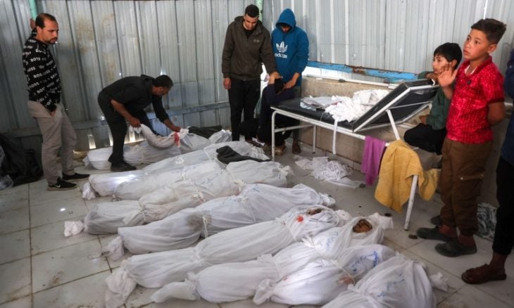 استشهاد 44 فلسطينيا بقصف إسرائيلي