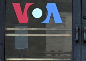 غموض حول استئناف بث “صوت أمريكا” بعد صدور قرار قضائي يعارض ذلك