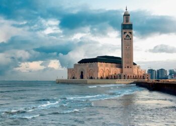 خطب الجمعة .. منارة تائهة في زمن التفاهة