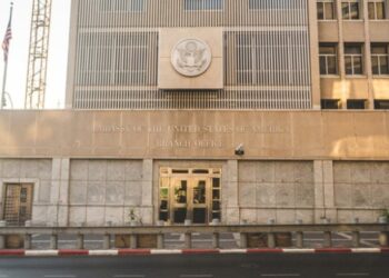اعتقال مواطن أمريكي حاول إحراق سفارة بلاده في تل أبيب
