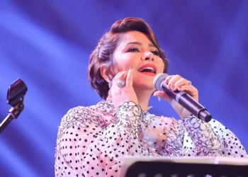 هذا عيب هذا عار موازين في خطر .. غضب جماهيري أمام منصة النهضة في حفل شيرين