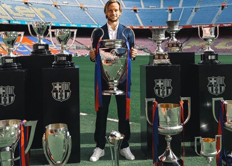 نهاية سيمفونية راكيتيتش… المايسترو الكرواتي يودع المستطيل الأخضر