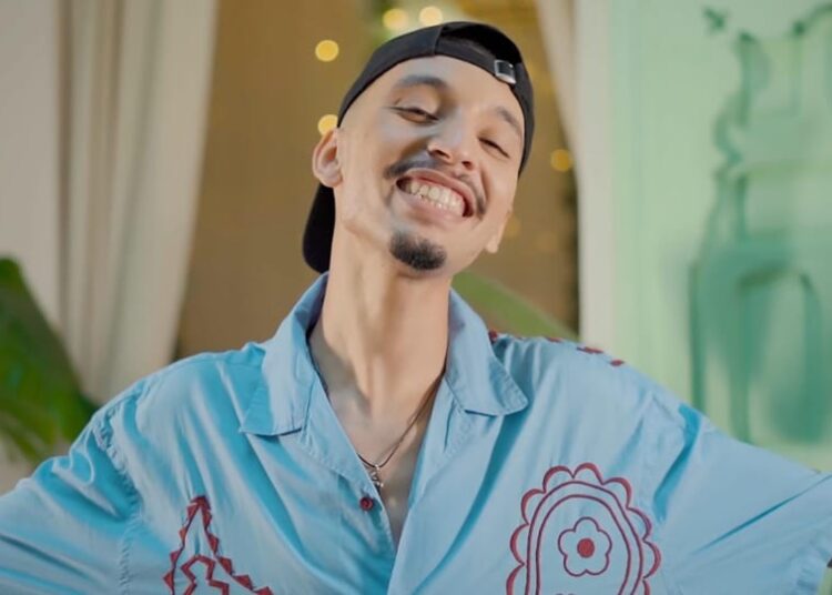 ” لوبوكلاج ” تحاور الفنان الشاب محمد سالكي: “ليام زينة” ليست مجرد أغنية .. بل عودة إلى جراح الطفولة
